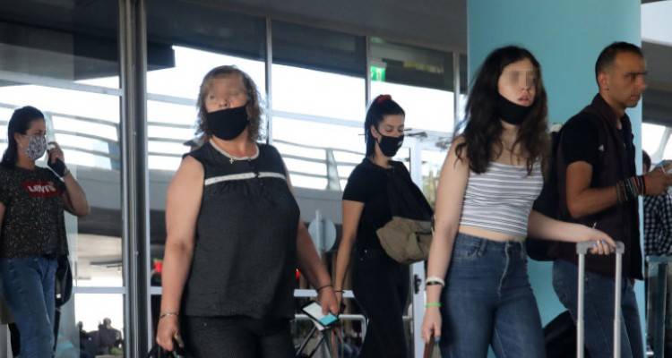 &Kappa;&omicron;&rho;&omega;&nu;&omicron;ϊό&sigmaf;: &Tau;&sigma;&omicron;&upsilon;&chi;&tau;&epsilon;&rho;ό &pi;&rho;ό&sigma;&tau;&iota;&mu;&omicron; &gamma;&iota;&alpha; ό&sigma;&omicron;&upsilon;&sigmaf; &delta;&epsilon;&nu; &phi;&omicron;&rho;&omicron;ύ&nu; &mu;ά&sigma;&kappa;&alpha; | &Kappa;&alpha;&iota; &sigma;&epsilon; &alpha;&upsilon;&tau;&omicron;ύ&sigmaf; &pi;&omicron;&upsilon; &tau;&eta;&nu; έ&chi;&omicron;&upsilon;&nu; &sigma;&tau;&omicron; &pi;&eta;&gamma;&omicron;ύ&nu;&iota; ή &kappa;&rho;&epsilon;&mu;&alpha;&sigma;&mu;έ&nu;&eta; &sigma;&tau;&omicron; &alpha;&upsilon;&tau;ί