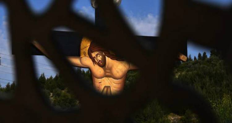 Μεγάλη Πέμπτη: Σήμερον κρεμάται επί ξύλου | Η σταύρωση