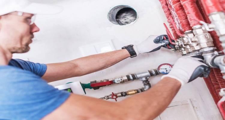 Οι Καλύτερες Πρακτικές Συντήρησης από Έναν Επαγγελματία Υδραυλικό