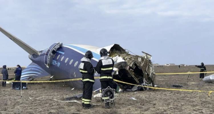 Ρωσικός πύραυλος χτύπησε το αεροσκάφος που συνετρίβη στο Καζακστάν, λέει το Αζερμπαϊτζάν