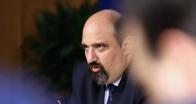 &Sigma;ή&mu;&epsilon;&rho;&alpha; &eta; &pi;&rho;&omicron;&alpha;&nu;&alpha;&kappa;&rho;&iota;&tau;&iota;&kappa;ή &gamma;&iota;&alpha; &Tau;&rho;&iota;&alpha;&nu;&tau;ό&pi;&omicron;&upsilon;&lambda;&omicron; &epsilon;&nu; &mu;έ&sigma;&omega; &pi;&omicron;&lambda;&iota;&tau;&iota;&kappa;ή&sigmaf; &theta;ύ&epsilon;&lambda;&lambda;&alpha;&sigmaf; -&Alpha;&pi;&omicron;&phi;&alpha;&sigma;ί&zeta;&epsilon;&tau;&alpha;&iota; &eta; &alpha;&pi;&epsilon;&upsilon;&theta;&epsilon;ί&alpha;&sigmaf; &pi;&alpha;&rho;&alpha;&pi;&omicron;&mu;&pi;ή &tau;&omicron;&upsilon; &sigma;&tau;&omicron; &delta;&iota;&kappa;&alpha;&sigma;&tau;&iota;&kappa;ό &sigma;&upsilon;&mu;&beta;&omicron;ύ&lambda;&iota;&omicron;