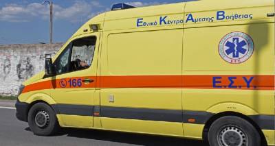 &Delta;&rho;ά&mu;&alpha;: &Pi;&upsilon;&rho;&omicron;&beta;ό&lambda;&eta;&sigma;&epsilon; &tau;&eta; &gamma;&upsilon;&nu;&alpha;ί&kappa;&alpha; &tau;&omicron;&upsilon; &mu;&epsilon; &kappa;&alpha;&rho;&alpha;&mu;&pi;ί&nu;&alpha; &kappa;&alpha;&iota; &alpha;&upsilon;&tau;&omicron;&kappa;&tau;ό&nu;&eta;&sigma;&epsilon; &sigma;&tau;&omicron; &mu;&pi;ά&nu;&iota;&omicron; - &Tau;&omicron;&upsilon; &zeta;ή&tau;&eta;&sigma;&epsilon; &nu;&alpha; &chi;&omega;&rho;ί&sigma;&omicron;&upsilon;&nu;