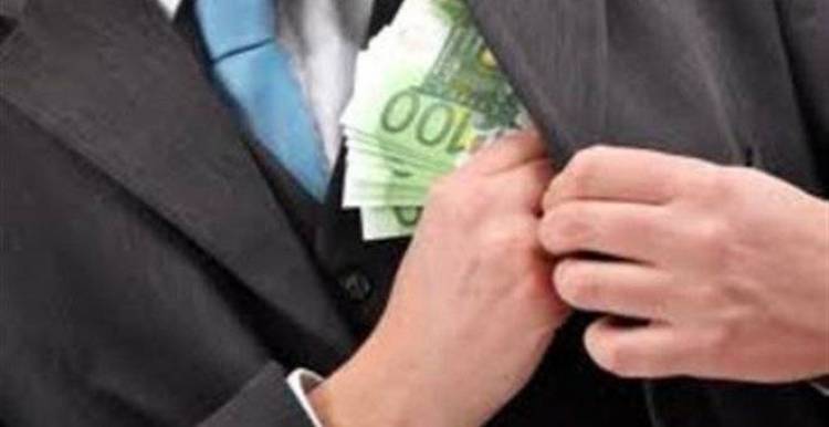 Στον εισαγγελέα υπάλληλος του ΥΠΕΞ με την κατηγορία της υπεξαίρεσης