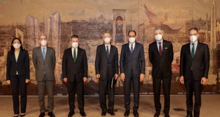 &Delta;&iota;&epsilon;&rho;&epsilon;&upsilon;&nu;&eta;&tau;&iota;&kappa;έ&sigmaf; &Epsilon;&lambda;&lambda;ά&delta;&alpha;&sigmaf;-&Tau;&omicron;&upsilon;&rho;&kappa;ί&alpha;&sigmaf; | &Sigma;&tau;&eta;&nu; &Alpha;&theta;ή&nu;&alpha; &tau;&omicron; &epsilon;&pi;ό&mu;&epsilon;&nu;&omicron; &rho;&alpha;&nu;&tau;&epsilon;&beta;&omicron;ύ, &omicron;&iota; &kappa;&upsilon;&rho;ώ&sigma;&epsilon;&iota;&sigmaf; &alpha;&pi;&omicron;&mu;&alpha;&kappa;&rho;ύ&nu;&omicron;&nu;&tau;&alpha;&iota;