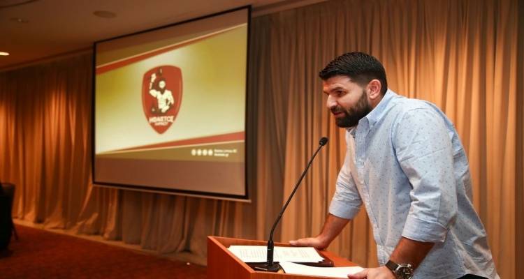 Παπαμακάριος: «Στο μυαλό μας η δημιουργία ανδρικού στον Ήφαιστο, οι καλύτερες ομάδες στην Ευρώπη οι “αιώνιοι”»