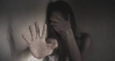 &Sigma;&omicron;&kappa; &sigma;&tau;&omicron;&nu; &Kappa;&omicron;&lambda;&omega;&nu;ό: &Sigma;&upsilon;&nu;&epsilon;&lambda;ή&phi;&theta;&eta; 44&chi;&rho;&omicron;&nu;&omicron;&sigmaf; &pi;&omicron;&upsilon; &beta;ί&alpha;&zeta;&epsilon; &kappa;&alpha;&tau;' &epsilon;&xi;&alpha;&kappa;&omicron;&lambda;&omicron;ύ&theta;&eta;&sigma;&eta; 16&chi;&rho;&omicron;&nu;&eta; | Ή&tau;&alpha;&nu; &phi;ί&lambda;&eta; &tau;&omicron;&upsilon; &gamma;&iota;&omicron;&upsilon; &tau;&omicron;&upsilon;