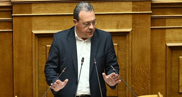 &Sigma;&tau;&omicron; &alpha;&rho;&chi;&epsilon;ί&omicron; &eta; &mu;ή&nu;&upsilon;&sigma;&eta; &Phi;ά&mu;&epsilon;&lambda;&lambda;&omicron;&upsilon; &gamma;&iota;&alpha; &tau;&eta;&nu; &laquo;&Omicron;&mu;ά&delta;&alpha; &Alpha;&lambda;ή&theta;&epsilon;&iota;&alpha;&sigmaf;&raquo;