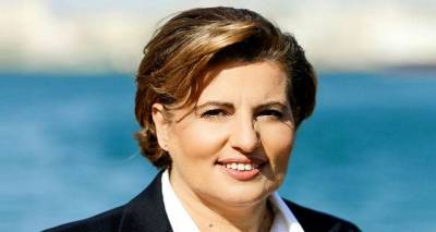 &Kappa;&alpha;&lambda;&omicron;&gamma;ή&rho;&omicron;&upsilon;: &laquo;&Tau;&iota; &mu;&alpha;&sigmaf; &epsilon;ί&pi;&epsilon; &omicron; &Pi;&rho;&omega;&theta;&upsilon;&pi;&omicron;&upsilon;&rho;&gamma;ό&sigmaf; &kappa;&alpha;&iota; &mu;&alpha;&sigmaf; έ&pi;&epsilon;&iota;&sigma;&epsilon; &gamma;&iota;&alpha; &tau;&alpha; &tau;&alpha;&mu;&epsilon;&iota;&alpha;&kappa;ά &delta;&iota;&alpha;&theta;έ&sigma;&iota;&mu;&alpha;&raquo; (mp3)