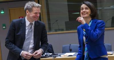 Έ&rho;&chi;&epsilon;&tau;&alpha;&iota; &tau;&omicron; &laquo;&tau;έ&lambda;&omicron;&sigmaf; &epsilon;&pi;&omicron;&chi;ή&sigmaf;&raquo; &gamma;&iota;&alpha; &tau;&omicron; &Delta;&Nu;&Tau; &sigma;&tau;&eta;&nu; &Epsilon;&lambda;&lambda;ά&delta;&alpha; &mu;&epsilon; &tau;&eta;&nu; &pi;&rho;ό&omega;&rho;&eta; &alpha;&pi;&omicron;&pi;&lambda;&eta;&rho;&omega;&mu;ή &tau;&omega;&nu; &delta;&alpha;&nu;&epsilon;ί&omega;&nu;
