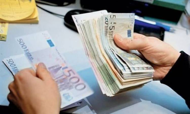 E&pi;&iota;&sigma;&tau;&rho;έ&phi;&epsilon;&iota; &tau;&omicron; &laquo;&mu;&iota;&sigma;ό &delta;ώ&rho;&omicron;&raquo; &sigma;&tau;&omicron; &Delta;&eta;&mu;ό&sigma;&iota;&omicron;