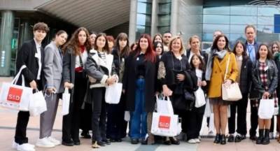 &Nu;ί&kappa;&omicron;&sigmaf; &Pi;&alpha;&pi;&alpha;&nu;&delta;&rho;έ&omicron;&upsilon;: &Mu;&alpha;&theta;&eta;&tau;έ&sigmaf; &alpha;&pi;ό &Lambda;ή&mu;&nu;&omicron;, Ά&gamma;&rho;&alpha;&phi;&alpha; &kappa;&alpha;&iota; &Kappa;&omicron;&mu;&omicron;&tau;&eta;&nu;ή &sigma;&tau;&omicron; &Epsilon;&upsilon;&rho;&omega;&kappa;&omicron;&iota;&nu;&omicron;&beta;&omicron;ύ&lambda;&iota;&omicron; &sigma;&tau;&iota;&sigmaf; &Beta;&rho;&upsilon;&xi;έ&lambda;&lambda;&epsilon;&sigmaf;