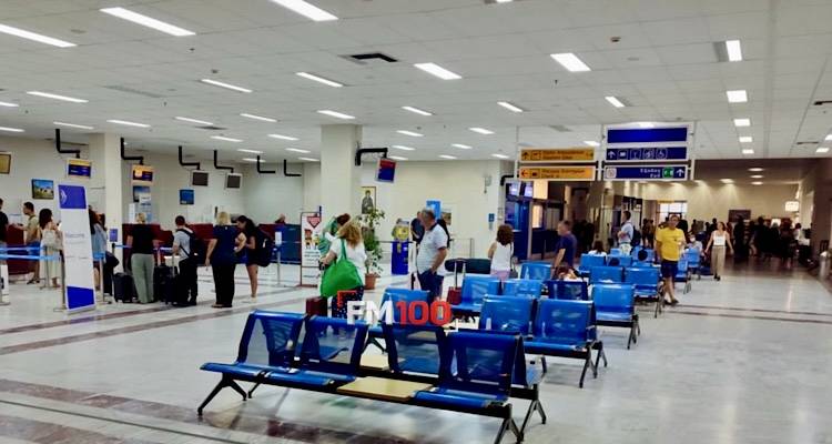 &laquo;&Mu;&epsilon; &epsilon;&iota;&sigma;&iota;&tau;ή&rho;&iota;&omicron; &sigma;&tau;&omicron; &chi;έ&rho;&iota;, &alpha;&lambda;&lambda;ά &tau;&epsilon;&lambda;&iota;&kappa;ά &chi;&omega;&rho;ί&sigmaf; &theta;έ&sigma;&eta; &sigma;&tau;&omicron; &alpha;&epsilon;&rho;&omicron;&pi;&lambda;ά&nu;&omicron;&raquo;: &Delta;&iota;&alpha;&mu;&alpha;&rho;&tau;&upsilon;&rho;ί&alpha; &epsilon;&pi;&iota;&beta;ά&tau;&eta; &gamma;&iota;&alpha; &tau;&eta; &chi;&theta;&epsilon;&sigma;&iota;&nu;ή &pi;&tau;ή&sigma;&eta; &tau;&eta;&sigmaf; Sky Express &alpha;&pi;ό &tau;&eta; &Lambda;ή&mu;&nu;&omicron;