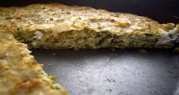 Κυριακάτικη ανοιχτή πίτα με κολοκυθάκια και τυρί καλαθάκι Λήμνου