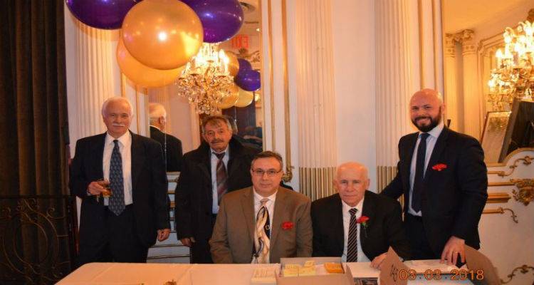 &Gamma;&iota;&omicron;&rho;&tau;ά&sigma;&tau;&eta;&kappa;&alpha;&nu; &tau;&alpha; 112 &chi;&rho;ό&nu;&iota;&alpha; &alpha;&pi;ό &tau;&eta;&nu; ί&delta;&rho;&upsilon;&sigma;&eta; &tau;&eta;&sigmaf; &Pi;&alpha;&lambda;&lambda;&eta;&mu;&nu;&iota;&alpha;&kappa;ή&sigmaf; &Alpha;&delta;&epsilon;&lambda;&phi;ό&tau;&eta;&tau;&alpha;&sigmaf; &laquo;Ή&phi;&alpha;&iota;&sigma;&tau;&omicron;&sigmaf;&raquo;