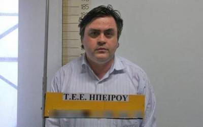 &Alpha;&upsilon;&tau;ό&sigmaf; &epsilon;ί&nu;&alpha;&iota; &omicron; &pi;&alpha;&iota;&delta;ί&alpha;&tau;&rho;&omicron;&sigmaf; &pi;&omicron;&upsilon; &sigma;&upsilon;&nu;&epsilon;&lambda;ή&phi;&theta;&eta; &gamma;&iota;&alpha; &pi;&alpha;&iota;&delta;&iota;&kappa;ή &pi;&omicron;&rho;&nu;&omicron;&gamma;&rho;&alpha;&phi;ί&alpha;