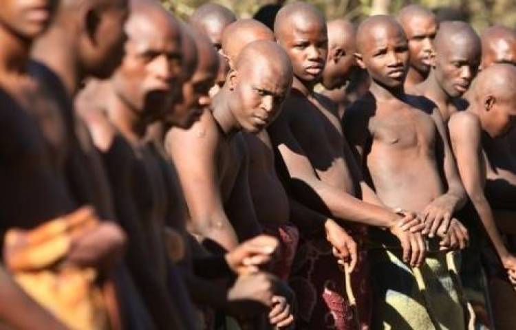 Τελετές περιτομής που σκοτώνουν