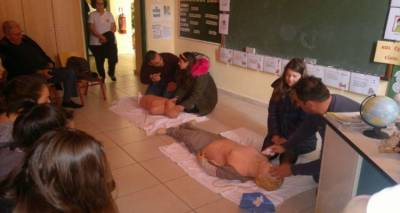 &Sigma;&epsilon;&mu;&iota;&nu;ά&rho;&iota;&omicron; &Pi;&rho;ώ&tau;&omega;&nu; &Beta;&omicron;&eta;&theta;&epsilon;&iota;ώ&nu; &sigma;&tau;&omicron; &Delta;&eta;&mu;&omicron;&tau;&iota;&kappa;ό &Sigma;&chi;&omicron;&lambda;&epsilon;ί&omicron; &Alpha;&gamma;ί&omicron;&upsilon; &Delta;&eta;&mu;&eta;&tau;&rho;ί&omicron;&upsilon;