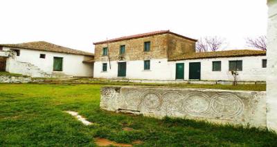 &Lambda;ή&mu;&nu;&omicron;&sigmaf;: &Tau;&omicron; &Kappa;&tau;ή&mu;&alpha; &laquo;&Mu;&eta;&tau;&rho;ό&pi;&omicron;&lambda;&iota;&sigmaf;&raquo; &epsilon;&kappa;&pi;έ&mu;&pi;&epsilon;&iota; S.O.S | &Epsilon;&pi;&iota;&sigma;&tau;&omicron;&lambda;ή &pi;&rho;&omicron;&sigmaf; &Tau;&sigma;ί&pi;&rho;&alpha; &gamma;&iota;&alpha; ά&mu;&epsilon;&sigma;&eta; &lambda;ύ&sigma;&eta;