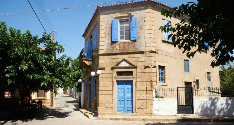 &Pi;&omicron;&rho;&tau;&iota;&alpha;&nu;&omicron;ύ: &Tau;&alpha; &alpha;&pi;&omicron;&tau;&epsilon;&lambda;έ&sigma;&mu;&alpha;&tau;&alpha; &tau;&eta;&sigmaf; &tau;&omicron;&pi;&iota;&kappa;ή&sigmaf; &kappa;&omicron;&iota;&nu;ό&tau;&eta;&tau;&alpha;&sigmaf;