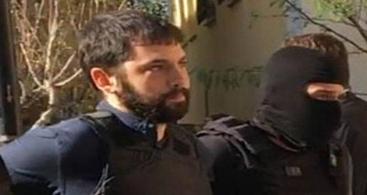 &Pi;&rho;&omicron;&phi;&upsilon;&lambda;&alpha;&kappa;&iota;&sigma;&tau;έ&omicron;&sigmaf; &kappa;&rho;ί&theta;&eta;&kappa;&epsilon; &omicron; &Nu;ί&kappa;&omicron;&sigmaf; &Rho;&omega;&mu;&alpha;&nu;ό&sigmaf; -&laquo;&Alpha;&rho;&nu;&omicron;ύ&mu;&alpha;&iota; &kappa;ά&theta;&epsilon; &kappa;&alpha;&tau;&eta;&gamma;&omicron;&rho;ί&alpha; &sigma;&epsilon; &beta;ά&rho;&omicron;&sigmaf; &mu;&omicron;&upsilon;&raquo;
