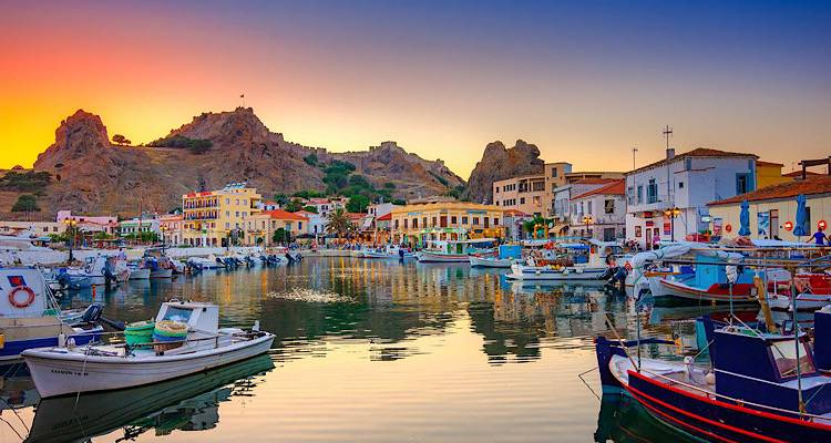 Υπουργείο Ναυτιλίας & Νησιωτικής Πολιτικής: Φρένο στις αυξήσεις των ακτοπλοϊκών εισιτηρίων | Το σχέδιο για σταθερές τιμές το 2025