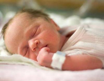 Ζευγάρι έδωσε 4.000€ σε Ρομά για ένα βρέφος