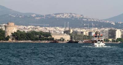 Θεσσαλονίκη: Δελφίνια εμφανίστηκαν στον Θερμαϊκό και μαγνήτισαν τα βλέμματα -Δείτε βίντεο