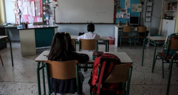 &Pi;&rho;ώ&tau;&omicron; &kappa;&omicron;&upsilon;&delta;&omicron;ύ&nu;&iota; &sigma;ή&mu;&epsilon;&rho;&alpha;, &mu;&epsilon; &mu;ά&sigma;&kappa;&epsilon;&sigmaf; | &Omicron;&lambda;&omicron;&iota; &omicron;&iota; &nu;έ&omicron;&iota; &kappa;&alpha;&nu;ό&nu;&epsilon;&sigmaf; &sigma;&tau;&alpha; &sigma;&chi;&omicron;&lambda;&epsilon;ί&alpha;, &lambda;ό&gamma;&omega; &kappa;&omicron;&rho;&omega;&nu;&omicron;ϊ&omicron;ύ