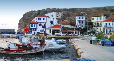 &laquo;&Nu;&eta;&sigma;&iota;ά &sigma;&tau;&eta;&nu; Ά&kappa;&rho;&eta;&raquo;: &Omicron;&iota; &epsilon;ύ&theta;&rho;&alpha;&upsilon;&sigma;&tau;&epsilon;&sigmaf; &kappa;&omicron;&upsilon;&kappa;ί&delta;&epsilon;&sigmaf; &sigma;&tau;&omicron;&nu; &chi;ά&rho;&tau;&eta; &tau;&eta;&sigmaf; &Epsilon;&lambda;&lambda;ά&delta;&alpha;&sigmaf; &mu;&epsilon; &tau;&eta;&nu; &alpha;&sigma;ύ&gamma;&kappa;&rho;&iota;&tau;&eta; &pi;&rho;&omicron;&sigma;&omega;&pi;&iota;&kappa;ό&tau;&eta;&tau;&alpha;