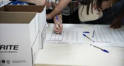 &Pi;&alpha;&nu;&epsilon;&lambda;&lambda;&alpha;&delta;&iota;&kappa;έ&sigmaf;: &Pi;ή&rho;&alpha;&nu; ά&rho;&iota;&sigma;&tau;&alpha; &omicron;&iota; &delta;ύ&omicron; &upsilon;&pi;&omicron;&psi;ή&phi;&iota;&omicron;&iota; &tau;&omega;&nu; &Epsilon;&Pi;&Alpha;&Lambda; &pi;&omicron;&upsilon; &epsilon;&xi;&epsilon;&tau;ά&sigma;&tau;&eta;&kappa;&alpha;&nu; &kappa;&alpha;&tau;ά &lambda;ά&theta;&omicron;&sigmaf; &sigma;&epsilon; &mu;ά&theta;&eta;&mu;&alpha; &tau;&omega;&nu; &Gamma;&Epsilon;&Lambda; -&Eta; &alpha;&nu;&alpha;&kappa;&omicron;ί&nu;&omega;&sigma;&eta; &tau;&omicron;&upsilon; &Epsilon;&Omicron;&Epsilon;