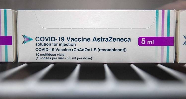 &Epsilon;&mu;&beta;ό&lambda;&iota;&omicron; AstraZeneca: &laquo;Ό&chi;&iota;&raquo; &sigma;&tau;&eta; &chi;&omicron;&rho;ή&gamma;&eta;&sigma;ή &tau;&omicron;&upsilon; &sigma;&tau;&omicron;&upsilon;&sigmaf; ά&nu;&omega; &tau;&omega;&nu; 65 &theta;&alpha; &epsilon;&iota;&sigma;&eta;&gamma;&eta;&theta;&omicron;ύ&nu; &kappa;&alpha;&iota; &omicron;&iota; Έ&lambda;&lambda;&eta;&nu;&epsilon;&sigmaf; &epsilon;&iota;&delta;&iota;&kappa;&omicron;ί