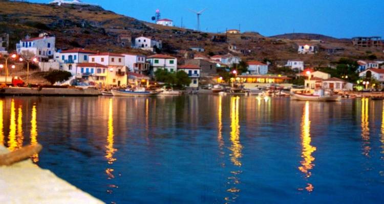 &Sigma;&tau;&eta; &Lambda;έ&sigma;&beta;&omicron; &beta;&rho;έ&theta;&eta;&kappa;&alpha;&nu; &alpha;&nu;&tau;ί &tau;&omicron;&upsilon; &Alpha;&eta; &Sigma;&tau;&rho;ά&tau;&eta; 4 &epsilon;&pi;&iota;&beta;ά&tau;&epsilon;&sigmaf; &tau;&omicron;&upsilon; &ldquo;Blue Star Myconos&rdquo;