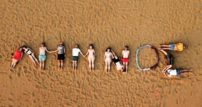 &Pi;ή&rho;&alpha;&nu; &theta;έ&sigma;&eta;, &xi;ά&pi;&lambda;&omega;&sigma;&alpha;&nu; &kappa;&alpha;&iota; &tau;&omicron; &laquo;&kappa;&lambda;&iota;&kappa;&raquo; έ&gamma;&rho;&alpha;&psi;&epsilon; &Lambda;&Eta;&Mu;&Nu;&Omicron;&Sigma; (video)