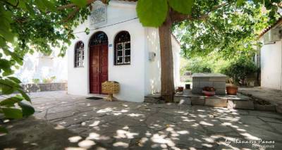 &Alpha;. &Tau;&sigma;&omicron;&tau;&rho;&omicron;ύ&delta;&eta;&sigmaf; &sigma;&tau;&omicron;&nu; FM 100: &laquo;&Eta; &pi;&upsilon;&rho;&kappa;&alpha;&gamma;&iota;ά &tau;&omicron;&upsilon; '39 ή&tau;&alpha;&nu; &eta; &mu;&epsilon;&gamma;&alpha;&lambda;ύ&tau;&epsilon;&rho;&eta; &tau;&rho;&alpha;&gamma;&omega;&delta;ί&alpha; &pi;&omicron;&upsilon; &gamma;&nu;ώ&rho;&iota;&sigma;&epsilon; &pi;&omicron;&tau;έ &eta; &Lambda;ή&mu;&nu;&omicron;&sigmaf;&raquo; (audio)