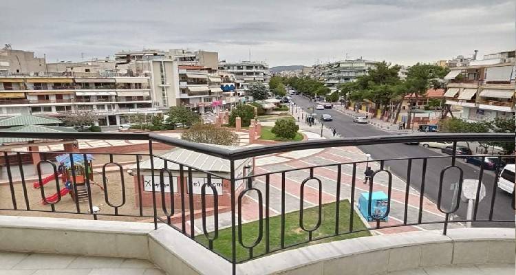 &Pi;&omega;&lambda;&epsilon;ί&tau;&alpha;&iota; &delta;&iota;&alpha;&mu;έ&rho;&iota;&sigma;&mu;&alpha; &sigma;&tau;&eta; &Theta;&epsilon;&sigma;&sigma;&alpha;&lambda;&omicron;&nu;ί&kappa;&eta;.