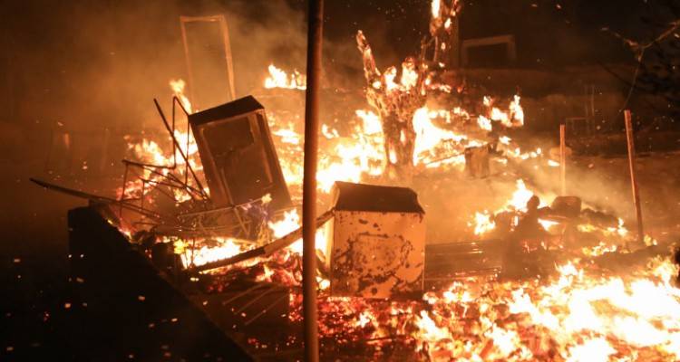 &Epsilon;&xi;&iota; &Alpha;&phi;&gamma;&alpha;&nu;&omicron;ί, &epsilon;&kappa; &tau;&omega;&nu; &omicron;&pi;&omicron;ί&omega;&nu; &omicron;&iota; &delta;ύ&omicron; &alpha;&nu;ή&lambda;&iota;&kappa;&omicron;&iota;, έ&kappa;&alpha;&psi;&alpha;&nu; &tau;&eta; &Mu;ό&rho;&iota;&alpha; | &Pi;&rho;&omicron;&epsilon;&iota;&delta;&omicron;&pi;&omicron;&iota;ή&sigma;&epsilon;&iota;&sigmaf; &gamma;&iota;&alpha; &nu;&alpha; &mu;&pi;&omicron;&upsilon;&nu; &omicron;&iota; &mu;&epsilon;&tau;&alpha;&nu;ά&sigma;&tau;&epsilon;&sigmaf; &sigma;&tau;&omicron;&nu; &Kappa;&alpha;&rho;ά &Tau;&epsilon;&pi;έ