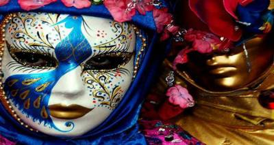 6&eta; &kappa;&alpha;&rho;&nu;&alpha;&beta;&alpha;&lambda;&iota;&kappa;ή &pi;&alpha;&rho;έ&lambda;&alpha;&sigma;&eta; &Mu;ύ&rho;&iota;&nu;&alpha;&sigmaf; | &Sigma;&tau;&omicron; &pi;&alpha;&lambda;&iota;ό &lambda;&iota;&mu;ά&nu;&iota; &eta; &alpha;&phi;&epsilon;&tau;&eta;&rho;ί&alpha;