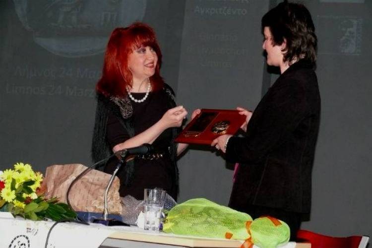 &Omicron;&lambda;&omicron;&kappa;&lambda;&eta;&rho;ώ&theta;&eta;&kappa;&epsilon; &kappa;&alpha;&iota; &tau;&upsilon;&pi;&iota;&kappa;ά &eta; &alpha;&delta;&epsilon;&rho;&phi;&omicron;&pi;&omicron;ί&eta;&sigma;&eta; &tau;&omicron;&upsilon; &Gamma;&upsilon;&mu;&nu;&alpha;&sigma;ί&omicron;&upsilon; &Lambda;&iota;&beta;&alpha;&delta;&omicron;&chi;&omega;&rho;ί&omicron;&upsilon; (photos)