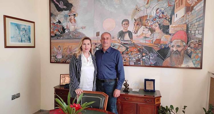 &Omicron; &delta;&rho;ό&mu;&omicron;&sigmaf; &pi;&rho;&omicron;&sigmaf; &Eta;&phi;&alpha;&iota;&sigma;&tau;ί&alpha; &kappa;&alpha;&iota; &eta; &pi;&alpha;&rho;&alpha;&lambda;&iota;&alpha;&kappa;ή &zeta;ώ&nu;&eta; &tau;&omicron;&upsilon; &Mu;&omicron;ύ&delta;&rho;&omicron;&upsilon; &sigma;&tau;&eta;&nu; &alpha;&tau;&zeta;έ&nu;&tau;&alpha; &tau;&eta;&sigmaf; &sigma;&upsilon;&nu;ά&nu;&tau;&eta;&sigma;&eta;&sigmaf; &Gamma;&epsilon;ώ&rho;&gamma;&alpha; - &Beta;&lambda;ά&tau;&tau;&alpha;