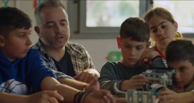 &laquo;&Mu;&iota;&kappa;&rho;ά &nu;&eta;&sigma;&iota;ά, &mu;&epsilon;&gamma;ά&lambda;&alpha; ό&nu;&epsilon;&iota;&rho;&alpha;&raquo;: &Sigma;&upsilon;&gamma;&kappa;&iota;&nu;&eta;&tau;&iota;&kappa;ό &beta;ί&nu;&tau;&epsilon;&omicron; &tau;&eta;&sigmaf; Eurobank &gamma;&iota;&alpha; &tau;&omicron;&nu; Ά&eta; &Sigma;&tau;&rho;ά&tau;&eta;, &tau;&eta; &Rho;&omicron;&mu;&pi;&omicron;&tau;&iota;&kappa;ή &kappa;&alpha;&iota; &tau;&omicron;&nu; &Alpha;&nu;&tau;ώ&nu;&eta; &Mu;&alpha;&kappa;&rho;ή.