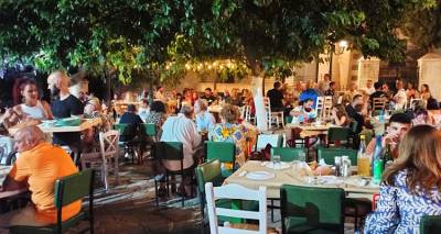 &Sigma;&tau;&omicron; &pi;&alpha;&nu;&eta;&gamma;ύ&rho;&iota; &tau;&omicron;&upsilon; &Alpha;ϊ-&Lambda;&iota;&alpha; &sigma;&tau;&eta; &gamma;&rho;&alpha;&phi;&iota;&kappa;ή &pi;&lambda;&alpha;&tau;&epsilon;ί&alpha; &tau;&omicron;&upsilon; &Kappa;&omicron;&rho;&nu;&omicron;ύ (photos)