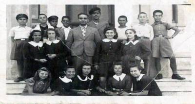 &Pi;&rho;&iota;&nu; &alpha;&pi;ό 33 &chi;&rho;ό&nu;&iota;&alpha; &laquo;&alpha;&pi;&omicron;&chi;&alpha;&iota;&rho;&epsilon;&tau;ί&sigma;&alpha;&mu;&epsilon;&raquo; &tau;&eta; &sigma;&chi;&omicron;&lambda;&iota;&kappa;ή &pi;&omicron;&delta;&iota;ά (photo)