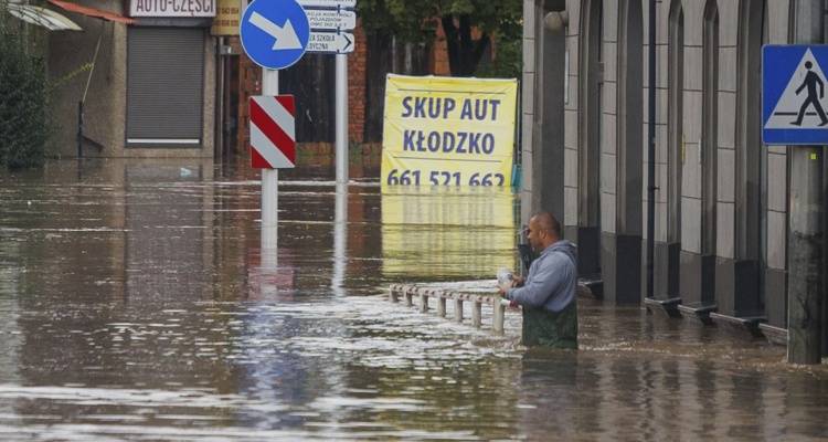 Στο έλεος της κακοκαιρίας Μπόρις η Ευρώπη -Καταστροφικές πλημμύρες «βύθισαν» πόλεις, 7 νεκροί