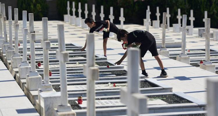 &laquo;&Delta;&epsilon;&nu; &xi;&epsilon;&chi;&nu;ά&mu;&epsilon;&raquo; &tau;&eta;&nu; &tau;&omicron;&upsilon;&rho;&kappa;&iota;&kappa;ή &epsilon;&iota;&sigma;&beta;&omicron;&lambda;ή &sigma;&tau;&eta;&nu; &Kappa;ύ&pi;&rho;&omicron; -&Alpha;&mu;&epsilon;&rho;&iota;&kappa;&alpha;&nu;&omicron;ί &gamma;&epsilon;&rho;&omicron;&upsilon;&sigma;&iota;&alpha;&sigma;&tau;έ&sigmaf; &kappa;&alpha;&tau;ά &Tau;&omicron;&upsilon;&rho;&kappa;ί&alpha;&sigmaf; &sigma;&epsilon; &epsilon;&kappa;&delta;ή&lambda;&omega;&sigma;&eta; &mu;&nu;ή&mu;&eta;&sigmaf;