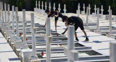 &laquo;&Delta;&epsilon;&nu; &xi;&epsilon;&chi;&nu;ά&mu;&epsilon;&raquo; &tau;&eta;&nu; &tau;&omicron;&upsilon;&rho;&kappa;&iota;&kappa;ή &epsilon;&iota;&sigma;&beta;&omicron;&lambda;ή &sigma;&tau;&eta;&nu; &Kappa;ύ&pi;&rho;&omicron; -&Alpha;&mu;&epsilon;&rho;&iota;&kappa;&alpha;&nu;&omicron;ί &gamma;&epsilon;&rho;&omicron;&upsilon;&sigma;&iota;&alpha;&sigma;&tau;έ&sigmaf; &kappa;&alpha;&tau;ά &Tau;&omicron;&upsilon;&rho;&kappa;ί&alpha;&sigmaf; &sigma;&epsilon; &epsilon;&kappa;&delta;ή&lambda;&omega;&sigma;&eta; &mu;&nu;ή&mu;&eta;&sigmaf;