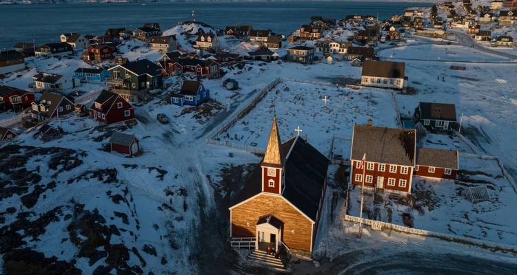 &laquo;&Kappa;&alpha;&kappa;&omicron;&delta;&iota;&omicron;&iota;&kappa;&omicron;ύ&mu;&epsilon;&nu;&omicron; &kappa;&omicron;&mu;&mu;ά&tau;&iota; &pi;ά&gamma;&omicron;&upsilon;&raquo;: &Nu;έ&alpha; &epsilon;&pi;ί&theta;&epsilon;&sigma;&eta; &Tau;&rho;&alpha;&mu;&pi; &sigma;&tau;&eta; &Gamma;&rho;&omicron;&iota;&lambda;&alpha;&nu;&delta;ί&alpha;, &kappa;&alpha;&theta;ώ&sigmaf; &beta;&alpha;&theta;&alpha;ί&nu;&epsilon;&iota; &tau;&omicron; &rho;ή&gamma;&mu;&alpha; &mu;&epsilon; &tau;&omicron; &Nu;&Alpha;&Tau;&Omicron;