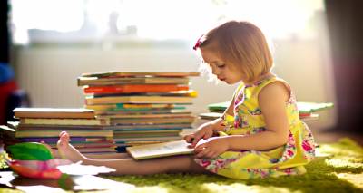 Πρέπει να διαβάζει το παιδί μου το καλοκαίρι;