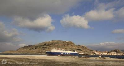 Για 3η ημέρα &quot;δεμένο&quot; στη Λήμνο το Ταξιάρχης | Σε ισχύ απαγόρευση απόπλου λόγω ισχυρών ανέμων