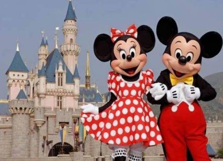 &Mu;ό&nu;&omicron; &mu;&epsilon; &sigma;&upsilon;&nu;&omicron;&delta;ό &eta; &epsilon;ί&sigma;&omicron;&delta;&omicron;&sigmaf; &pi;&alpha;&iota;&delta;&iota;ώ&nu; &sigma;&tau;&eta; Disneyland