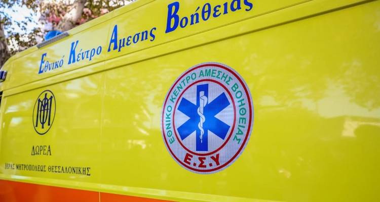 Ξυλοδαρμός 19χρονου στη Σάμο: «Έχει ρωγμώδες κάταγμα κρανίου, εξάρθρωση ώμου και μώλωπες», λέει ο πατέρας του